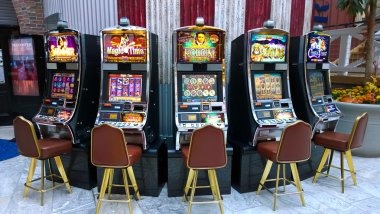 diana77 mobile app interface showing account balance, live sports markets, and casino games