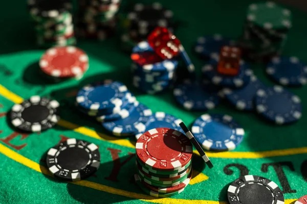 diana77 Mega Moolah slot interface showing five reels, paylines, and progressive jackpot tiers